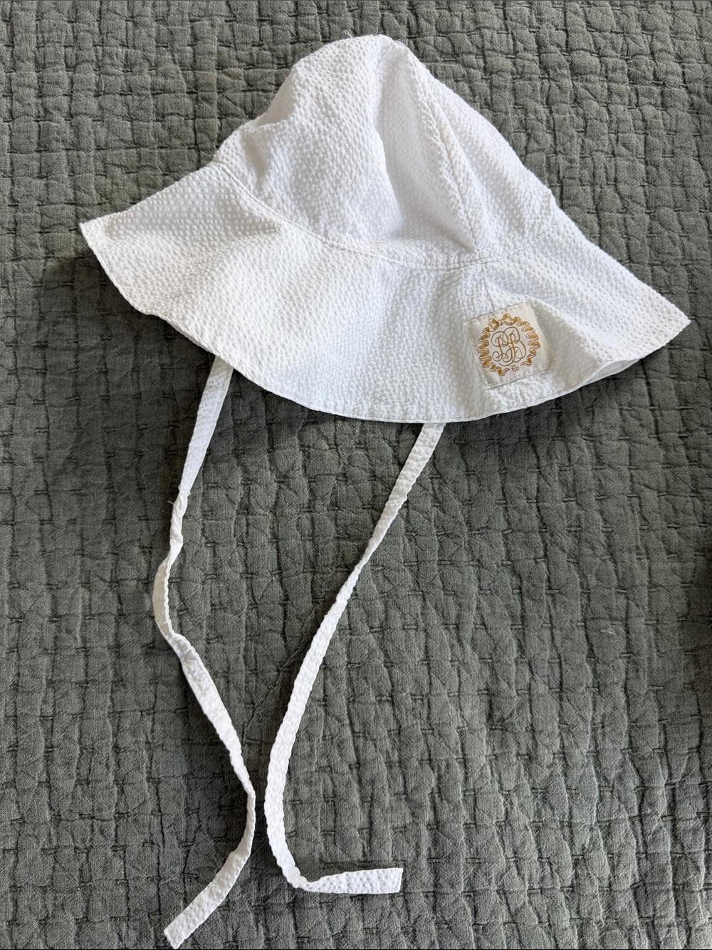 The Beaufort Bonnet Company White Seersucker Sun Bonnet with Gold Logo